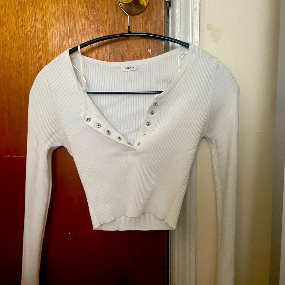 Garage button top, crop